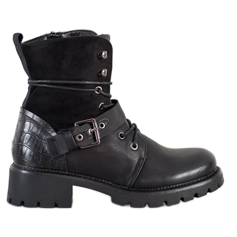 Kayla Lavoratori alla moda nero