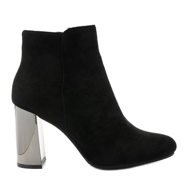 Stivaletti in camoscio nero sul post KL-705