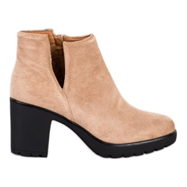 Bella Paris Stivaletti Beige Con Un Taglio