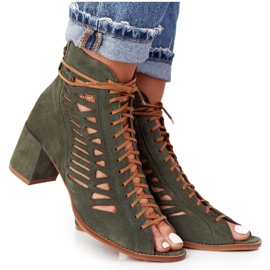 Stivali da donna in pelle scamosciata verde Maciejka 04040-09 beige