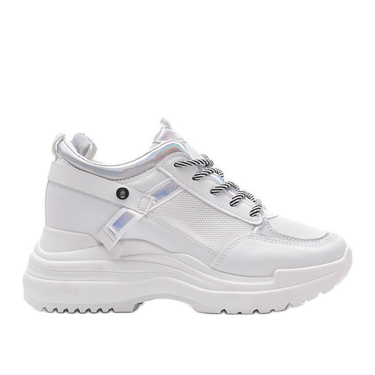 Sneakers bianche su una spessa suola di Johan bianca