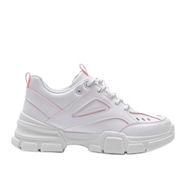 Le sneakers bianche di Christy bianco