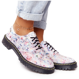 Scarpe Oxford da donna Maciejka in pelle bianche con fiori 04087-38 bianco