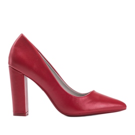 Pumps rosse sul post di Ivy rosso