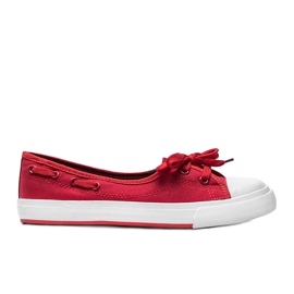 Le mezze sneakers rosse di Alana rosso