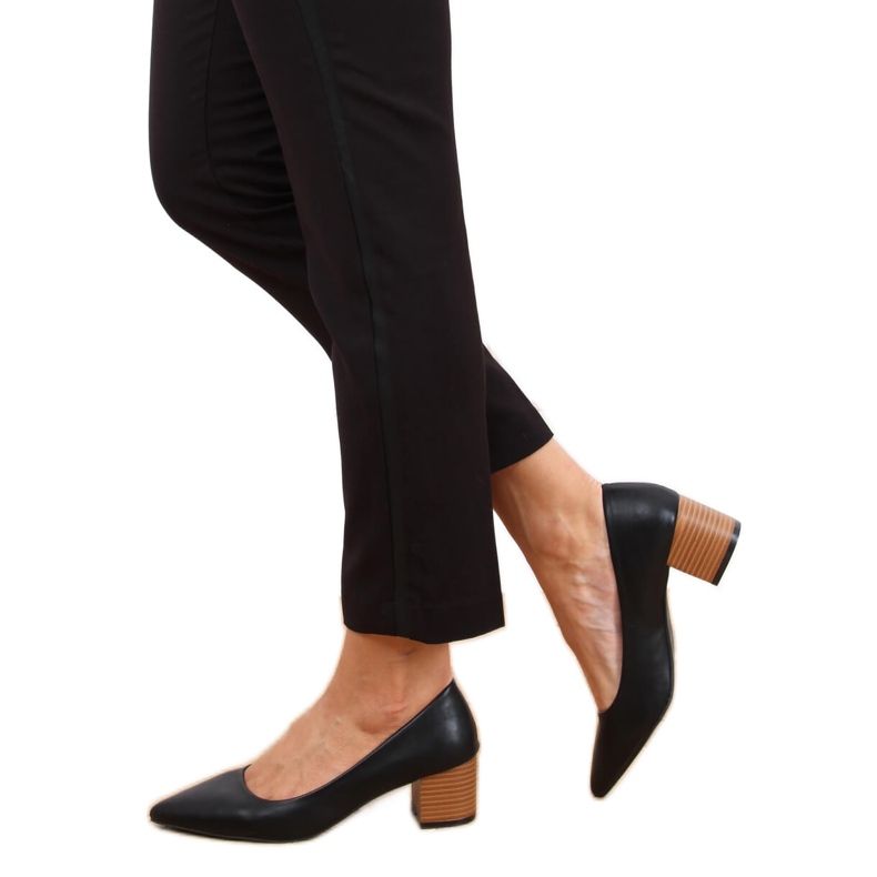 Décolleté con tacco largo nero CL76P Nero
