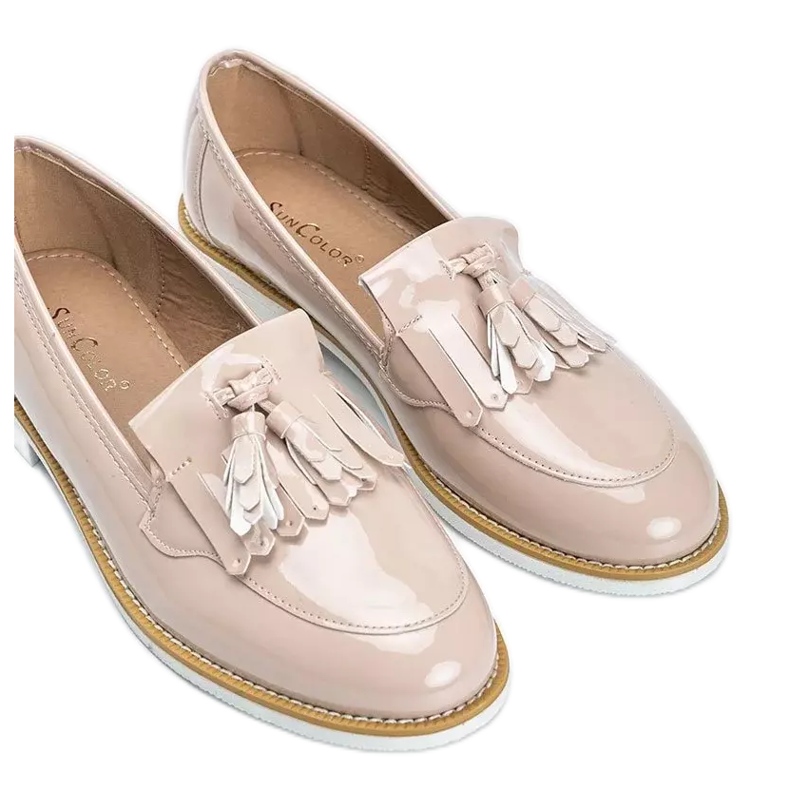 Scarpe laccate beige con frange Lorena