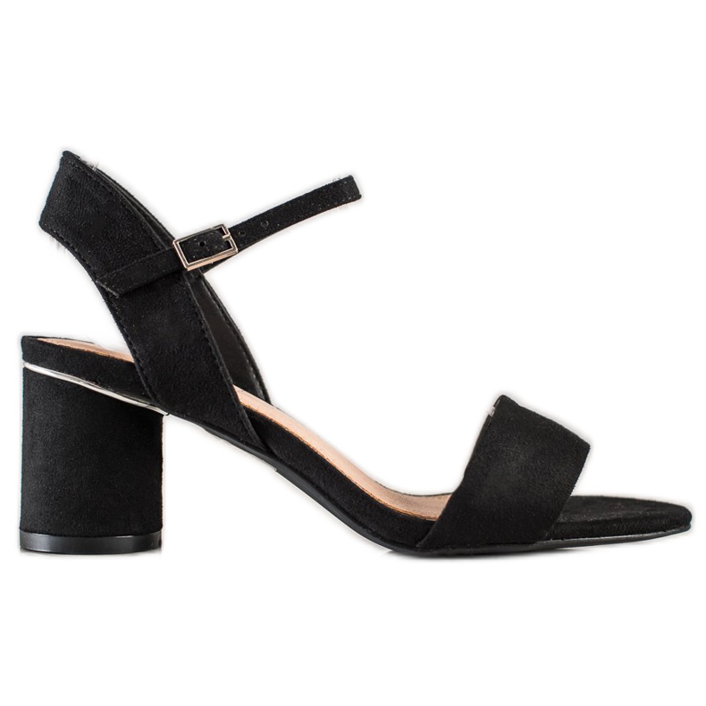 Evento Sandali alla moda su un bar nero