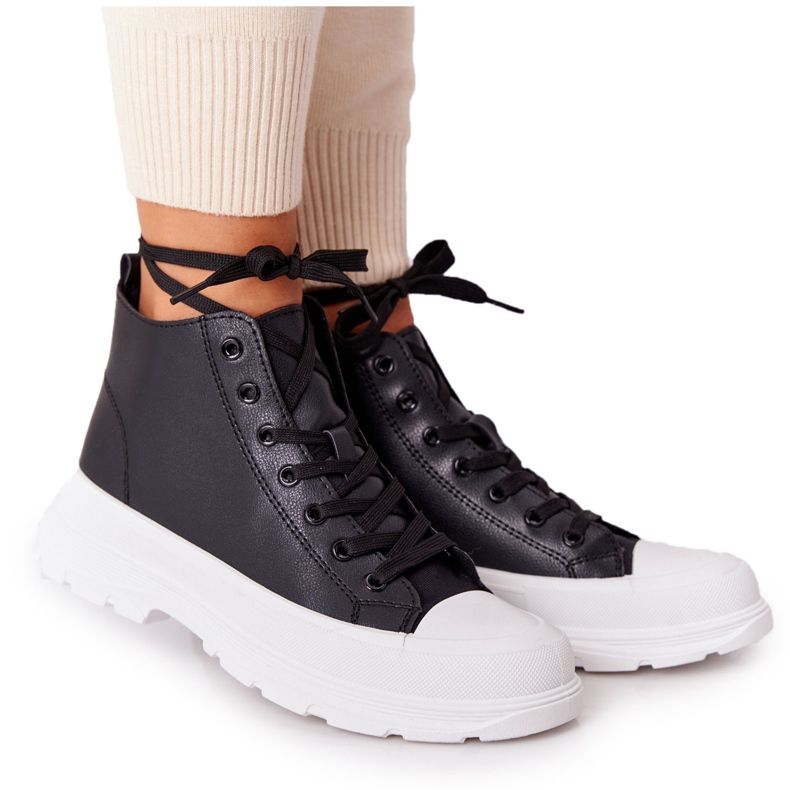Sneakers da donna in pelle nera Trissy su suola larga nero