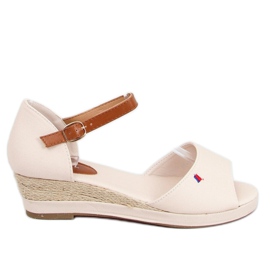 Sandali Tommy su una zeppa bassa beige BL-362 Beige marrone