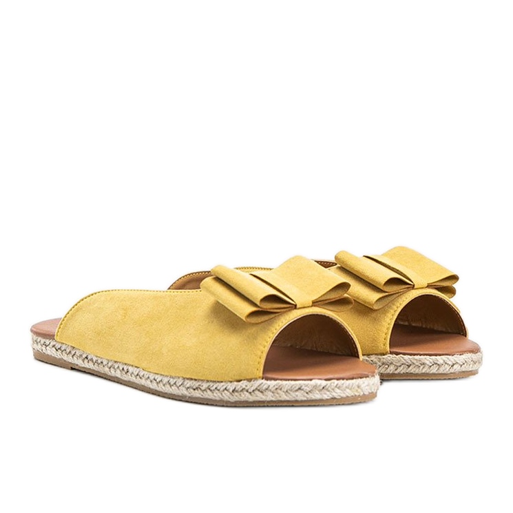 Pantofole gialle con fiocco d'aprile giallo