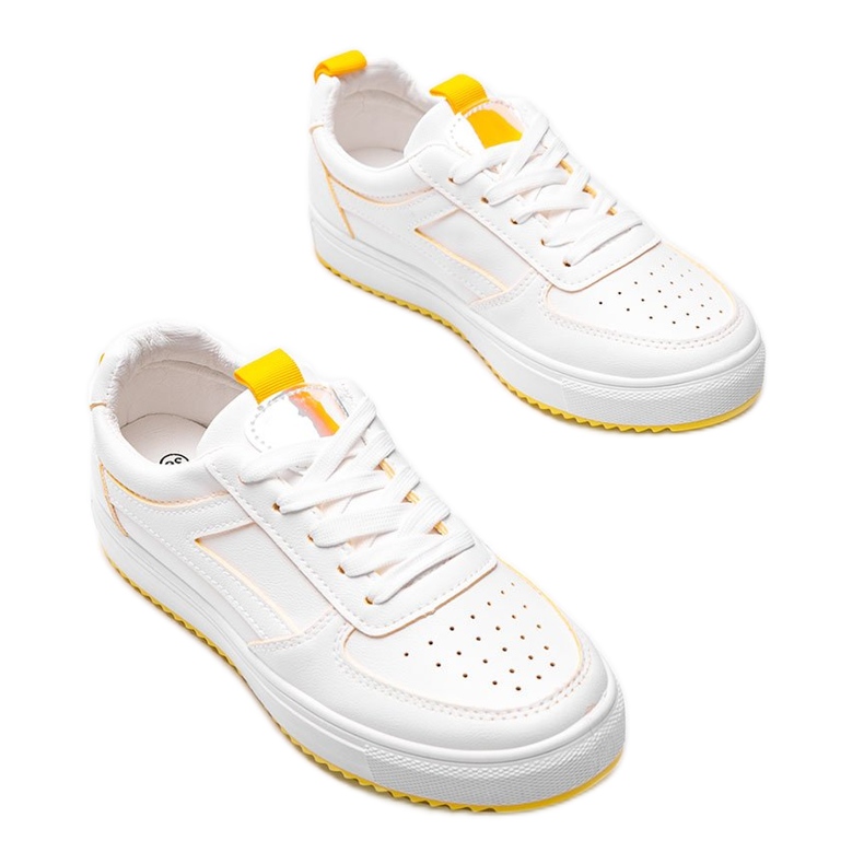Sneakers sportive bianche e gialle di Maggie bianca