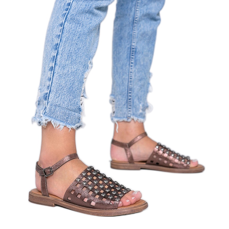 Sandali metallizzati marroni con borchie Luxy marrone