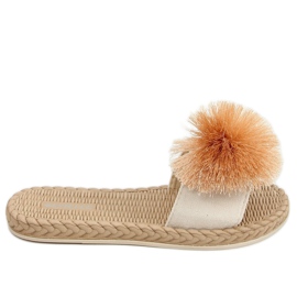 Pantofole beige con pompon S-410 Beige