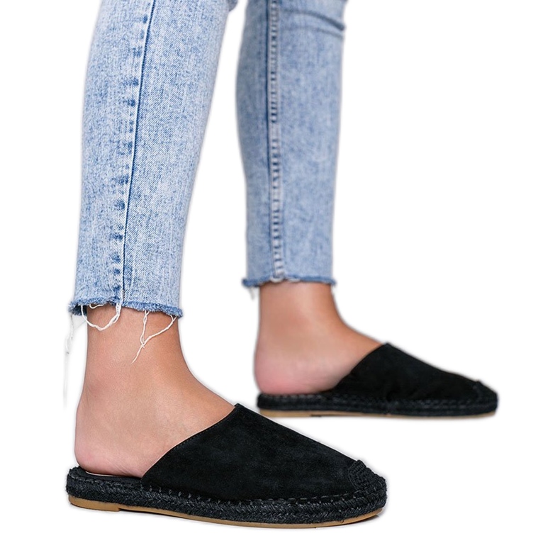 Lembi neri di Venere nero