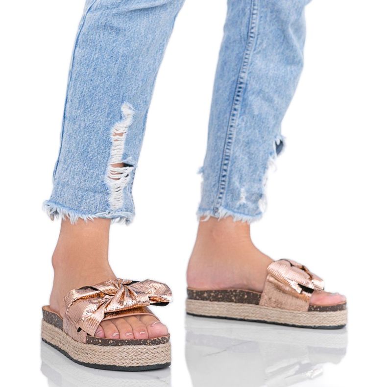 Pantofole da donna in oro rosa con fiocco Columbia d'oro