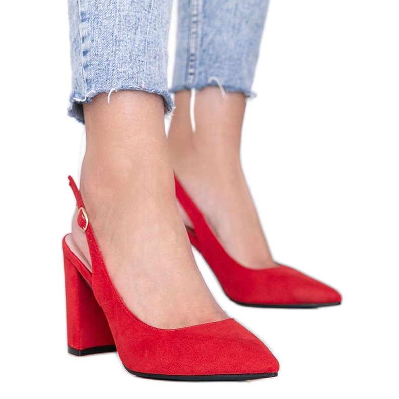 Pompe rosse sul post Pho rosso