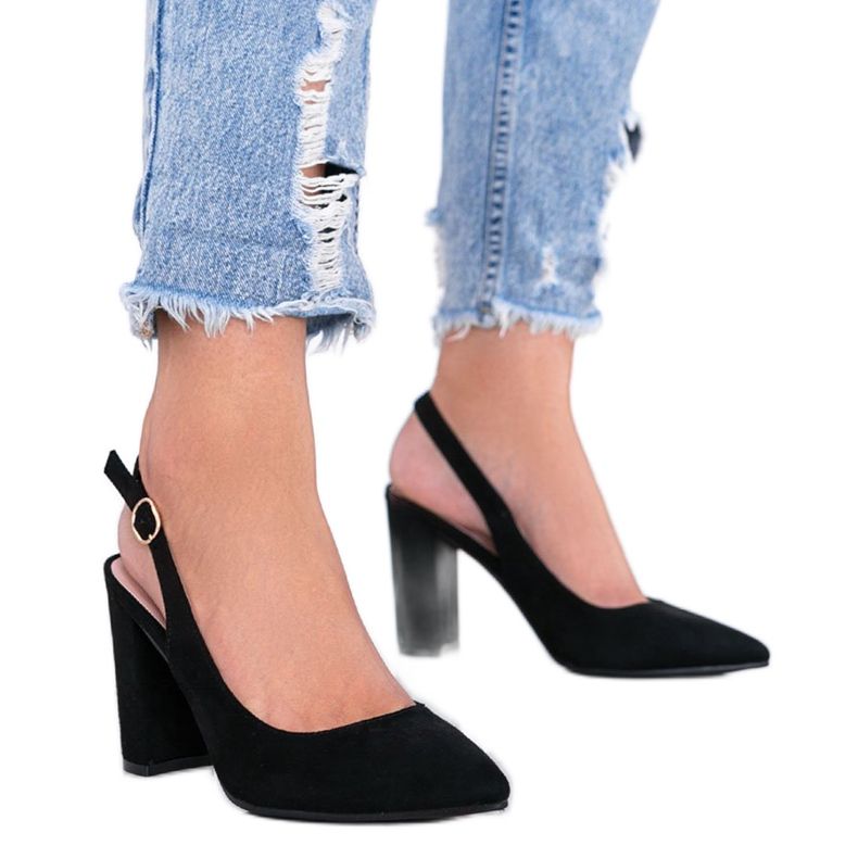 Décolleté nere sul post Pho nero