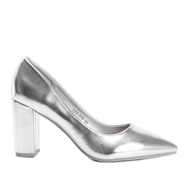 Pumps metallizzate argento sul post di Biancaa