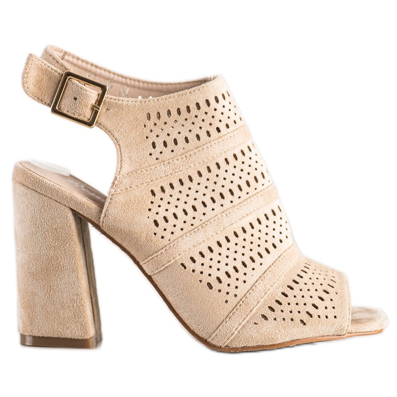 Renda Sandali traforati su un palo beige