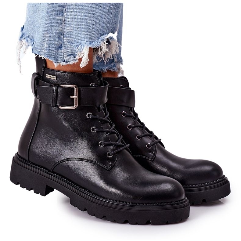 Jeans da donna isolati Workers Cross Jeans EE2R4086C Nero