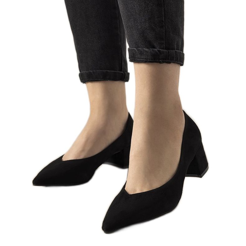 Décolleté nere sul post di Floren nero