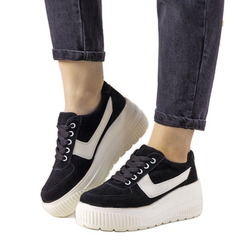Sneakers sportive nere con suola alta Chillout nero