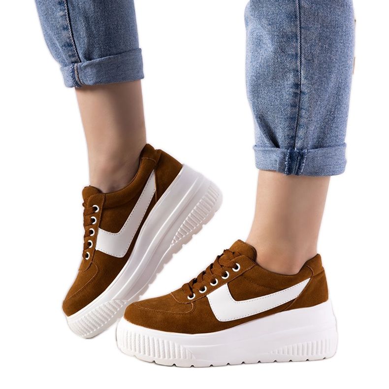 Sneakers sportive marroni con suola alta Chillout marrone