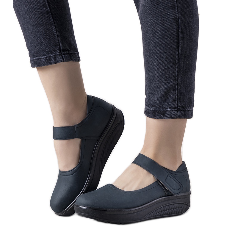 Scarpe blu navy su una spessa suola Lumen