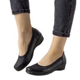 Scarpe nere su una spessa suola Vontare nero