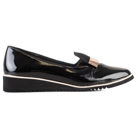 Goodin Scarpe leggere con un ornamento nero