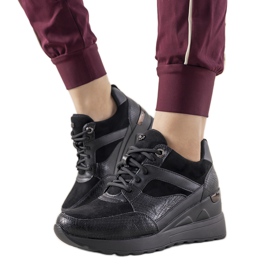 Sneakers nere con motivo a pelle di serpente di Halsey nero