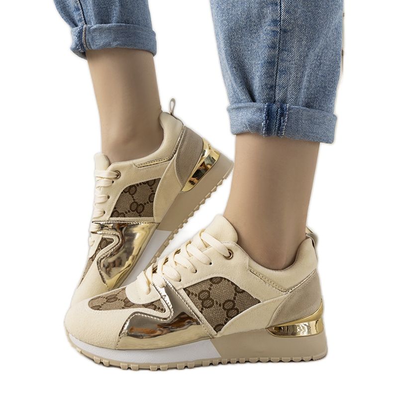 Sneakers beige da donna di Jovanna
