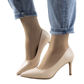 Décolleté classiche beige sul tacco a spillo Isla