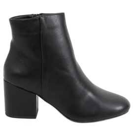Stivali neri con tacco basso 9K6049-1PU Nero