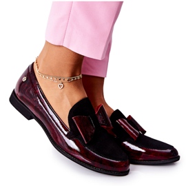 Scarpe brogue da donna Maciejka Mocassini laccati Bordeaux marmorizzato 04099-33 / 00-1 rosso
