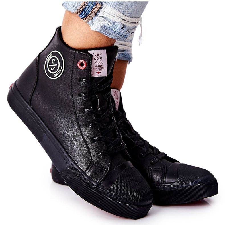 Sneakers da donna isolate Cross Jeans High Black II2R4009C nero
