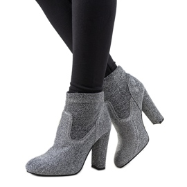 Stivaletti lucidi argento sul post Birgit d'argento