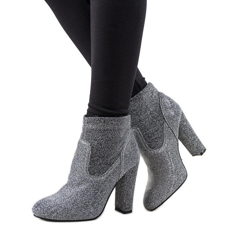 Stivaletti lucidi argento sul post Birgit d'argento