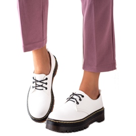 Sweet Shoes Scarpe brogue bianche sulla piattaforma bianco