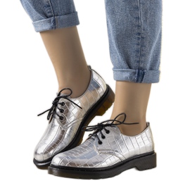 Stringate argento con motivo a pelle di coccodrillo Flaure d'argento