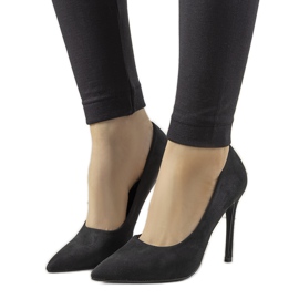 Classiche scarpe col tacco Hyirnar nere in camoscio nero
