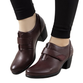 Scarpe brogue bordeaux sul post di Biermann rosso multicolore