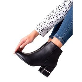 TRENDI Stivali eleganti con tacco alto nero