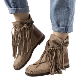 Stivali da donna beige nello stile di boho Maral