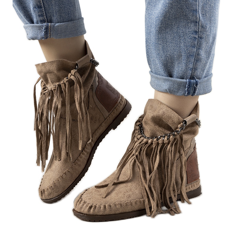 Stivali da donna beige nello stile di boho Maral