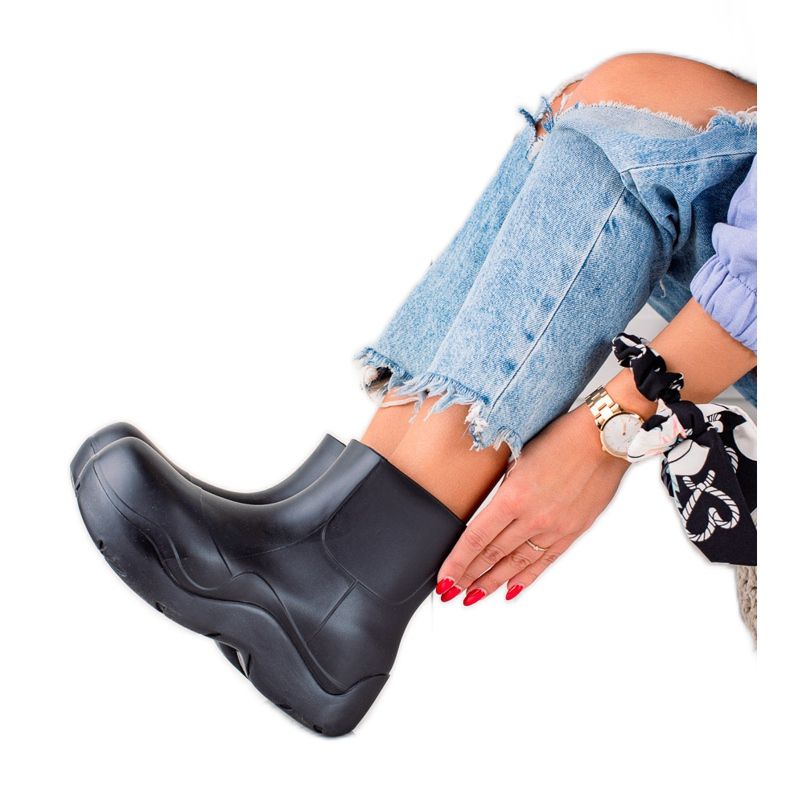 TRENDI Galosce sulla piattaforma della moda nero