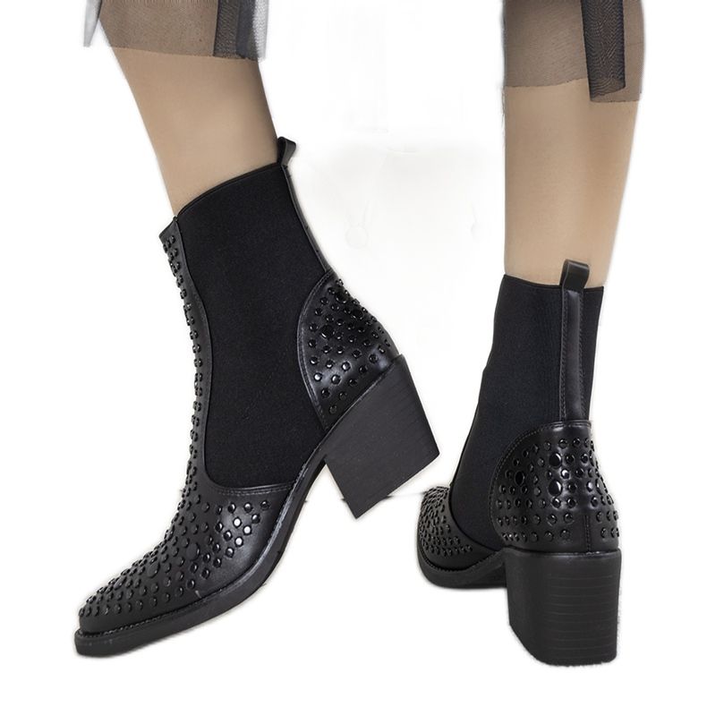 Stivali neri decorati con borchie Camus nero