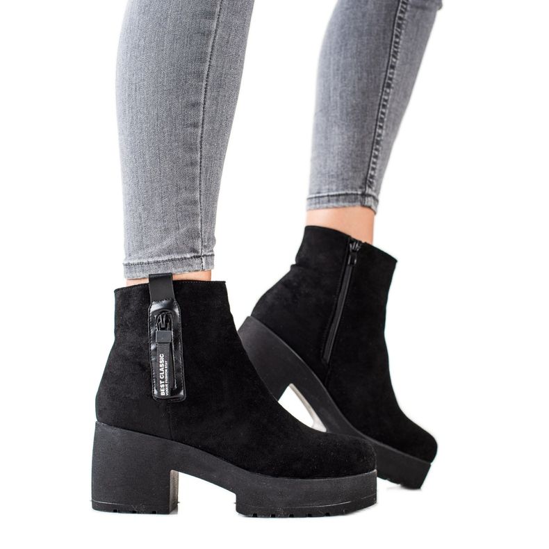 Ideal Shoes Stivali alla moda sulla piattaforma nero