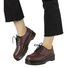 Scarpe brogue bordeaux su una spessa suola Ronde rosso